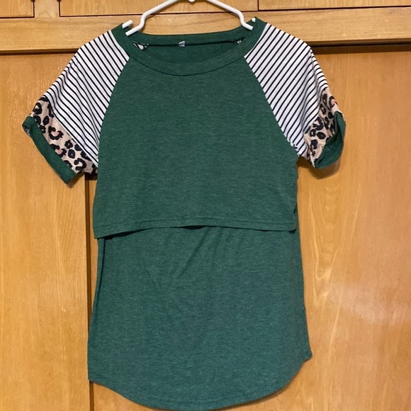 Women’s small maternity nursing top green layered for modesty - Picture 1 of 6